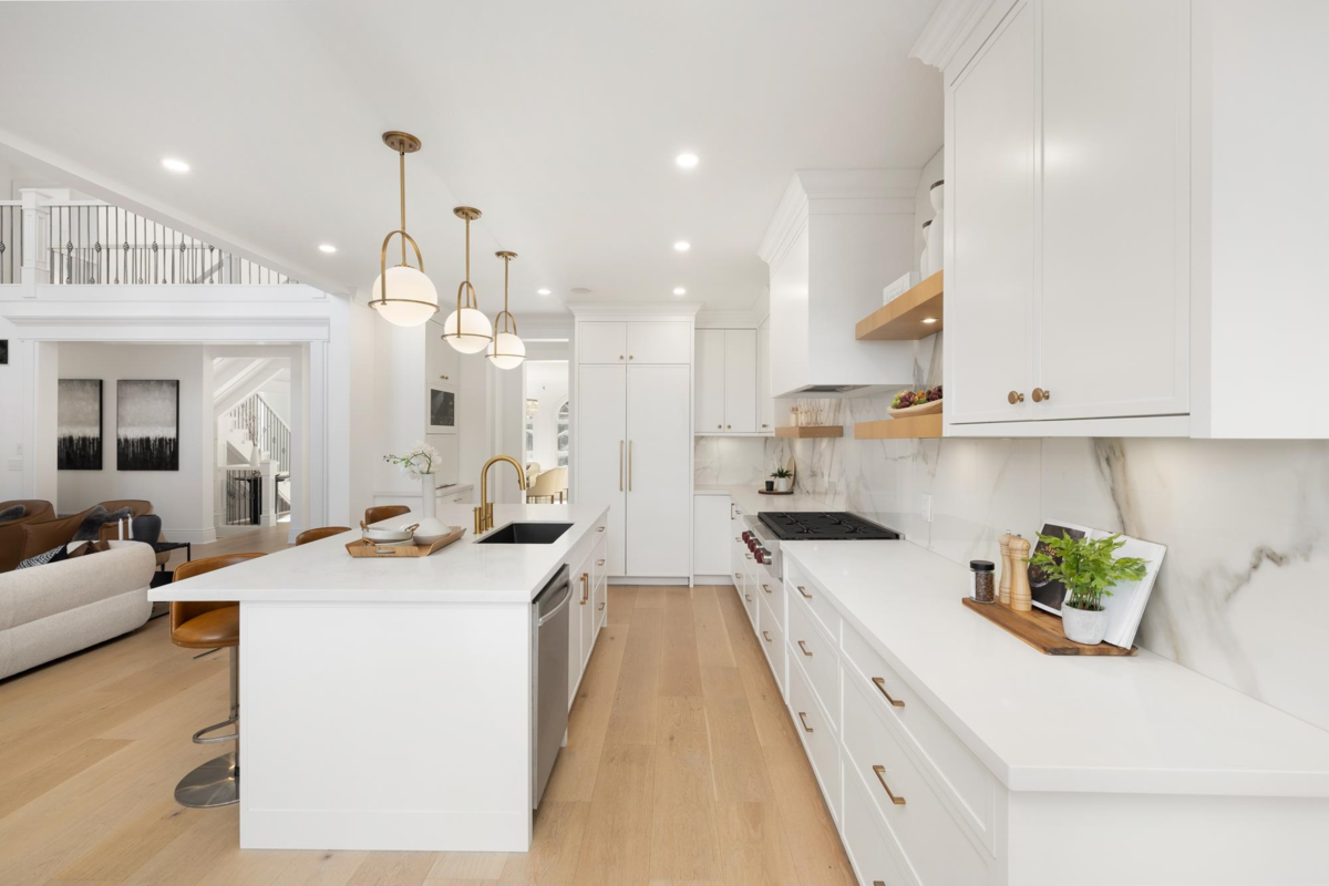 Guest Bathroom Photo of 16283 29 Avenue, Surrey, BC