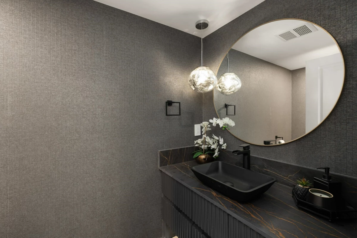 Hot Tub / Spa Photo of 16283 29 Avenue, Surrey, BC