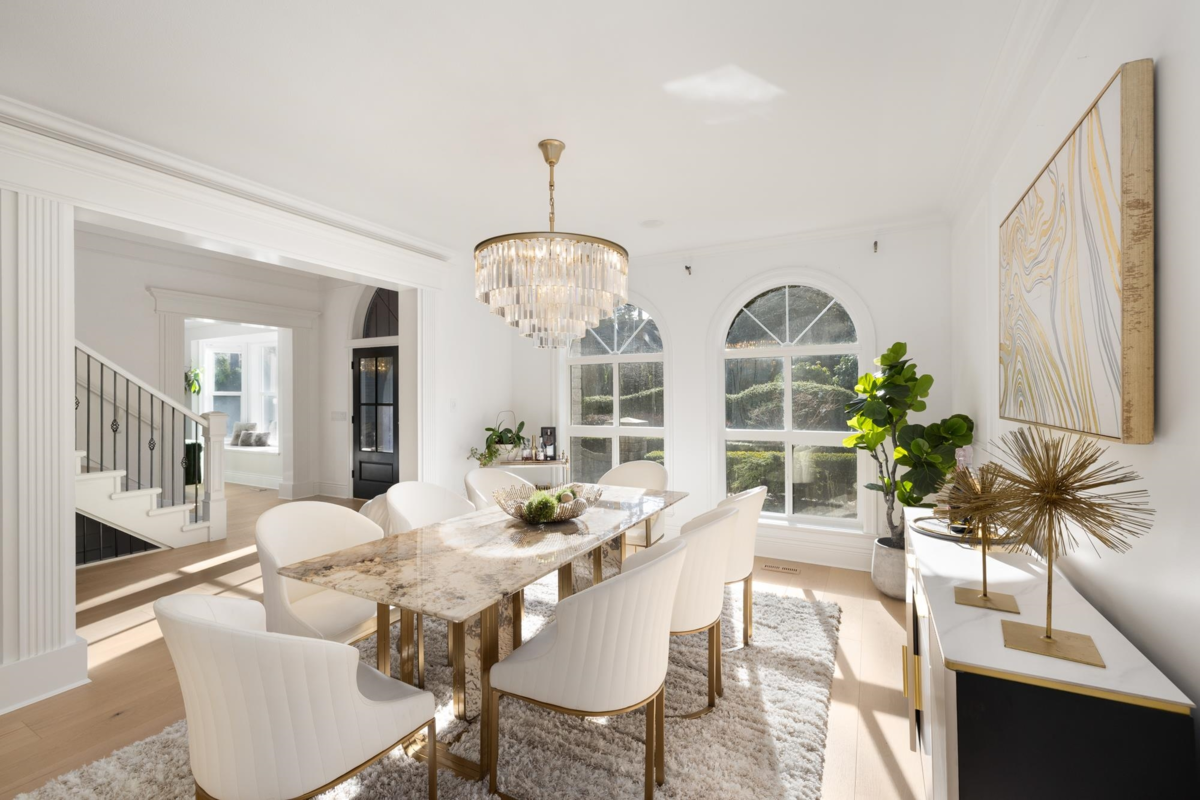 Kitchen Island Photo of 16283 29 Avenue, Surrey, BC