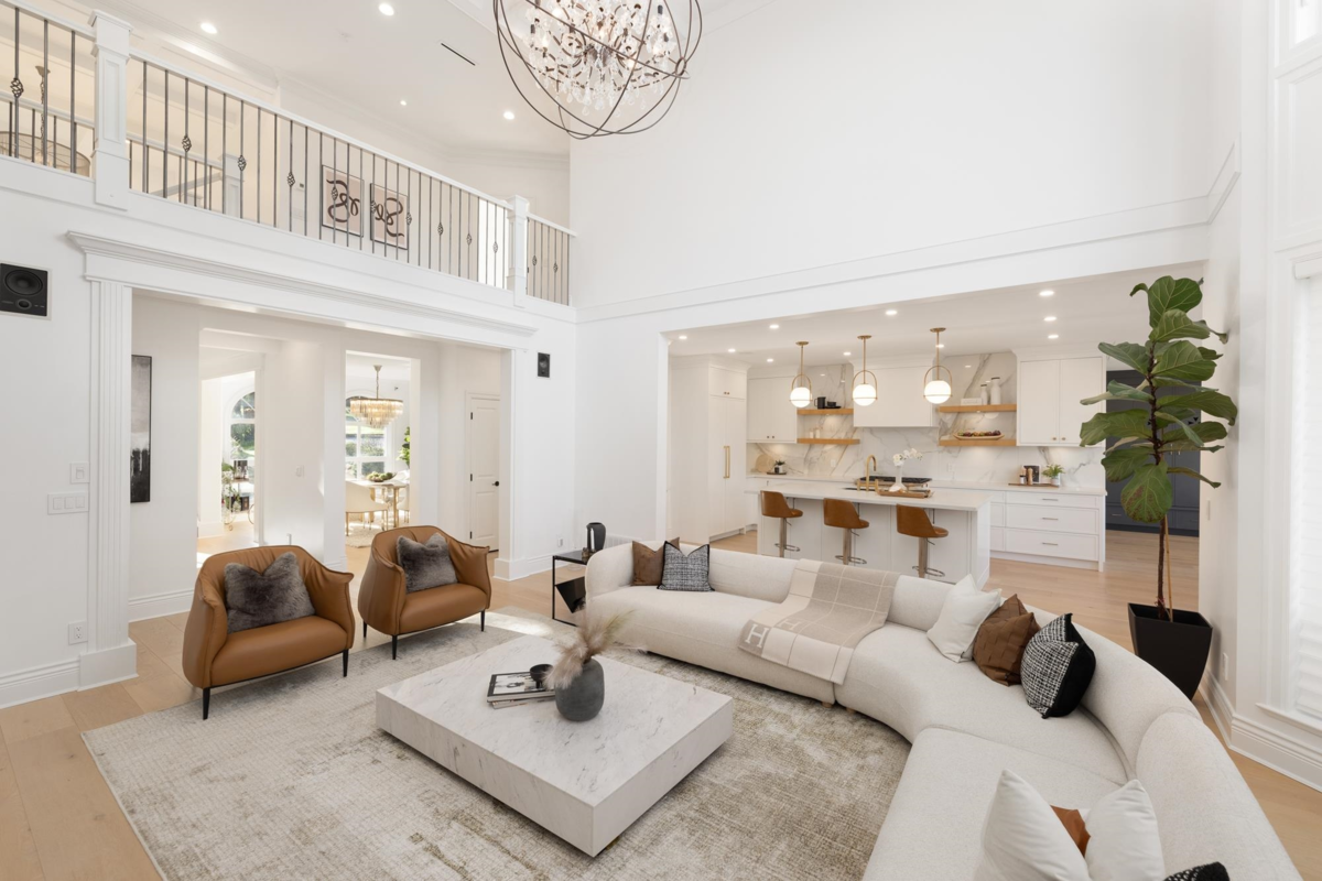 Walk-In Closet Photo of 16283 29 Avenue, Surrey, BC