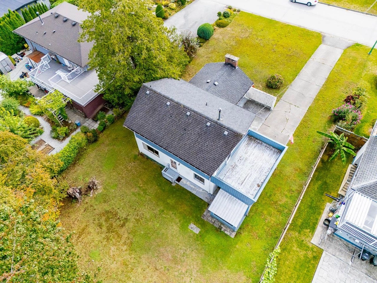Dining Area Photo of 7475 Colleen Street, Burnaby, BC