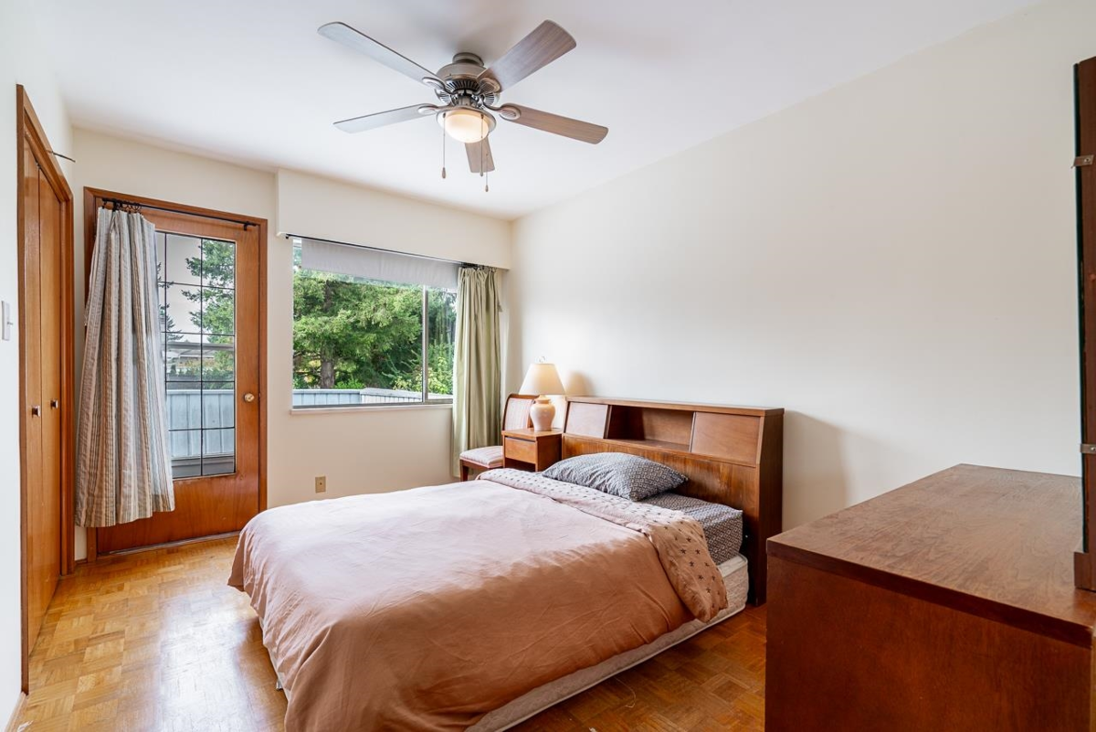 Entry Foyer Photo of 7475 Colleen Street, Burnaby, BC