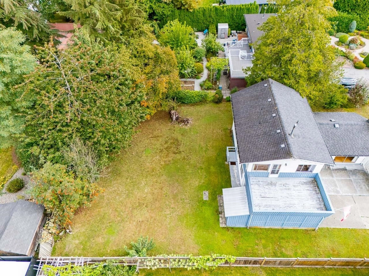 Fitness Center Photo Near 7475 Colleen Street, Burnaby, BC