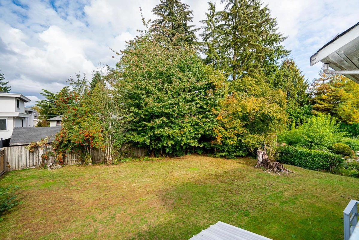 Garden / Landscaping Photo of 7475 Colleen Street, Burnaby, BC