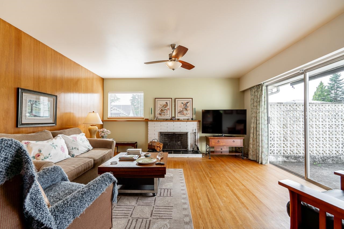 Kitchen Island Photo of 7475 Colleen Street, Burnaby, BC