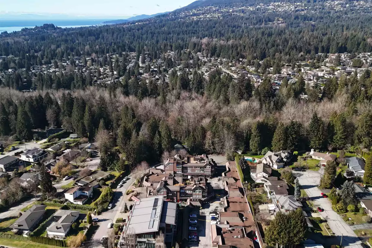 Garden / Landscaping Photo of 309 3721 Delbrook Avenue, North Vancouver, BC