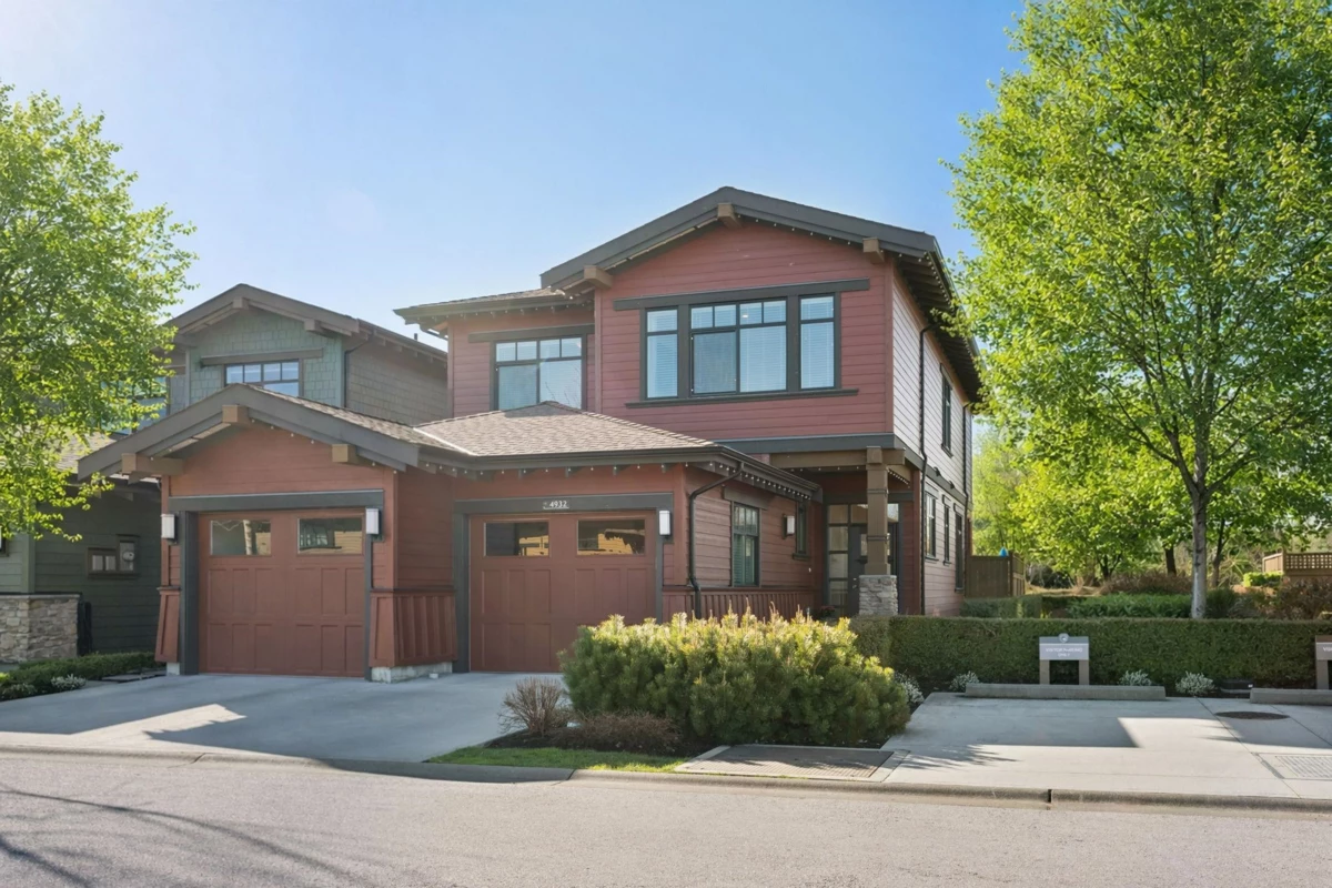 Living Room Photo of 4932 Cedar Springs Drive, Delta, BC