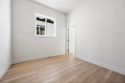 Entry Foyer Photo of 46347 Maple Avenue, Chilliwack, BC