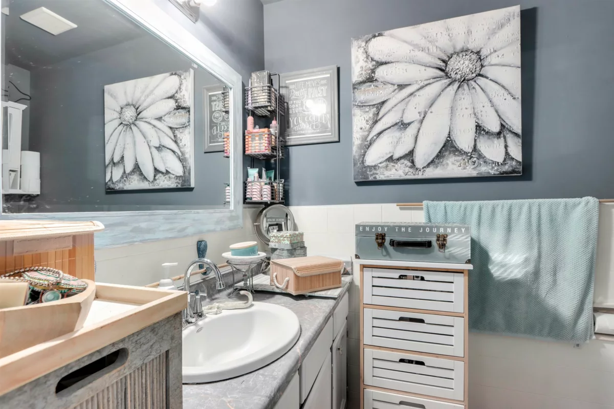 Hallway Photo of 8850 Delvista Drive, Delta, BC