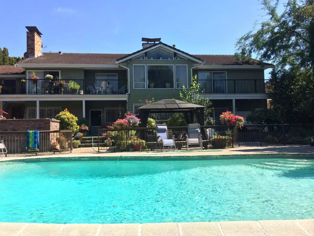 Swimming Pool Photo of 8850 Delvista Drive, Delta, BC