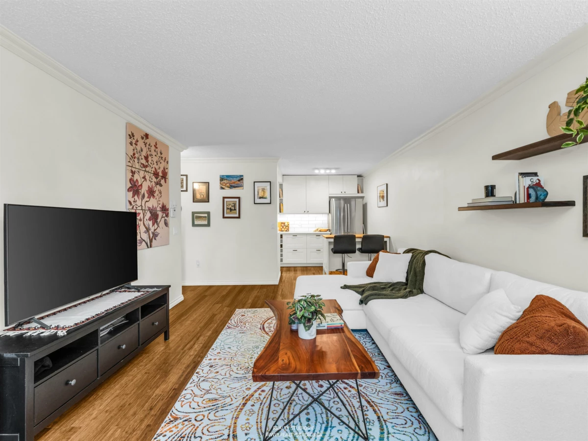 Dining Area Photo of 103 1412 W 14th Avenue, Vancouver, BC