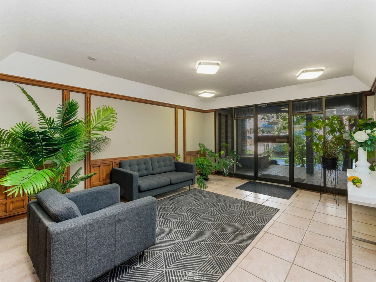 Hot Tub / Spa Photo of 103 1412 W 14th Avenue, Vancouver, BC