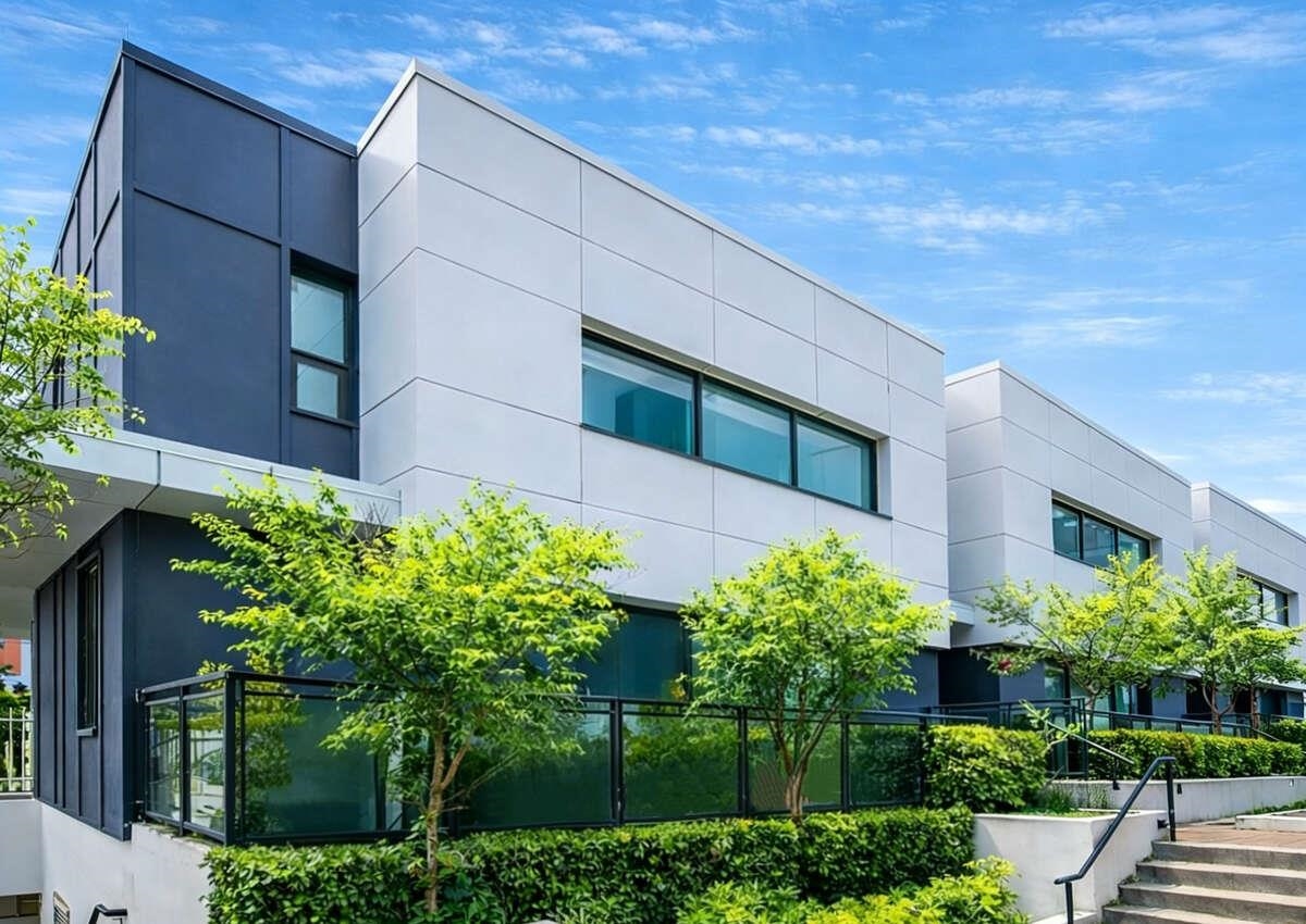 Staircase Photo of 6395 Cambie Street, Vancouver, BC