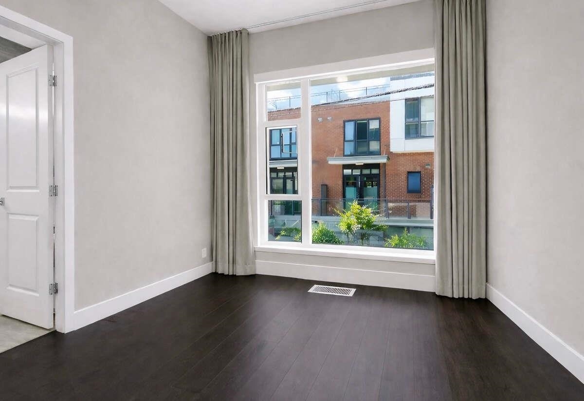 Walk-In Closet Photo of 6395 Cambie Street, Vancouver, BC