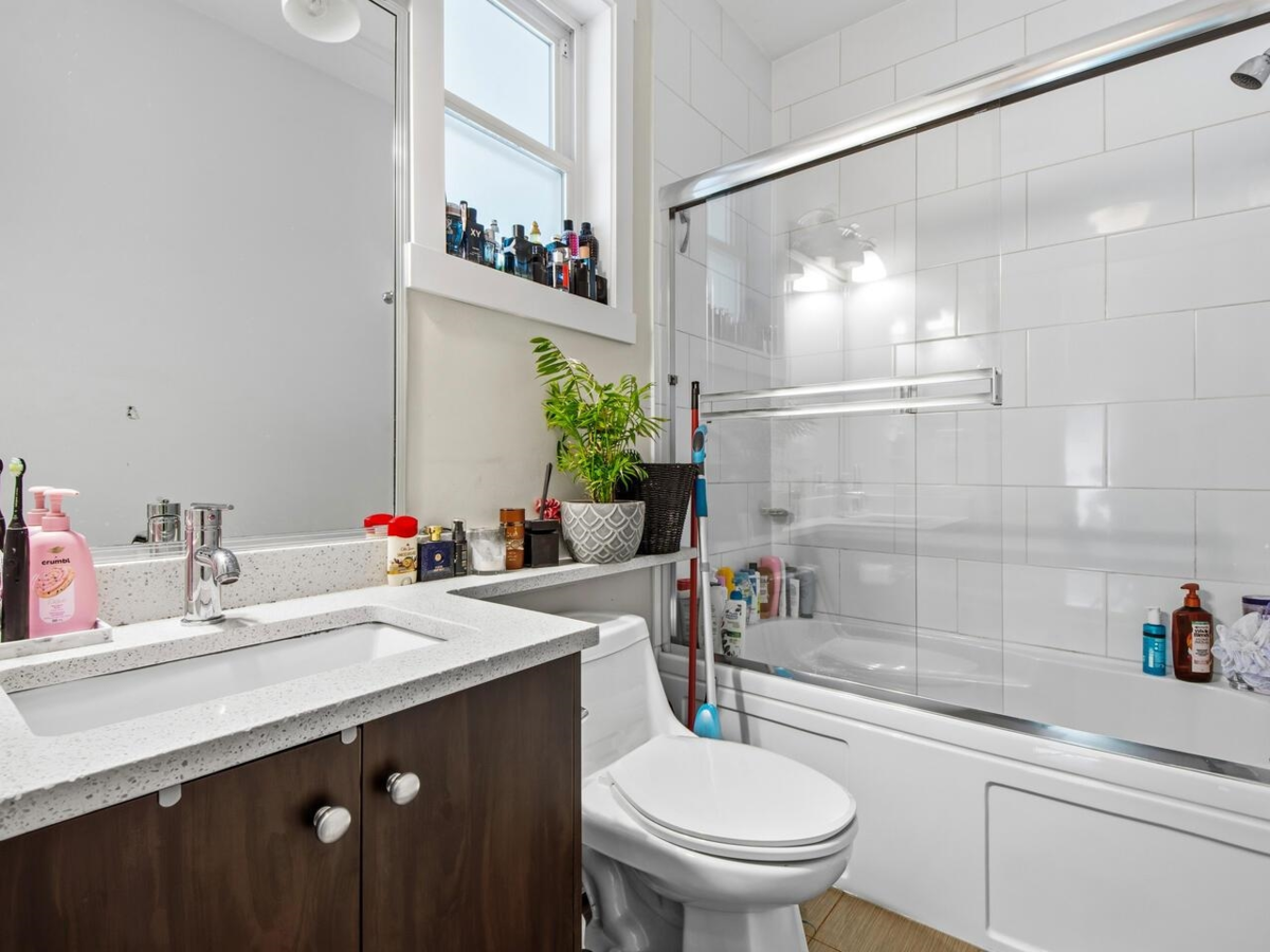 Aerial View of 1029 Salter Street, New Westminster, BC