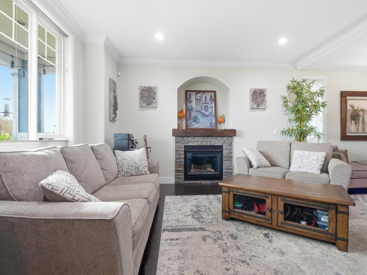 Family Room Photo of 1029 Salter Street, New Westminster, BC
