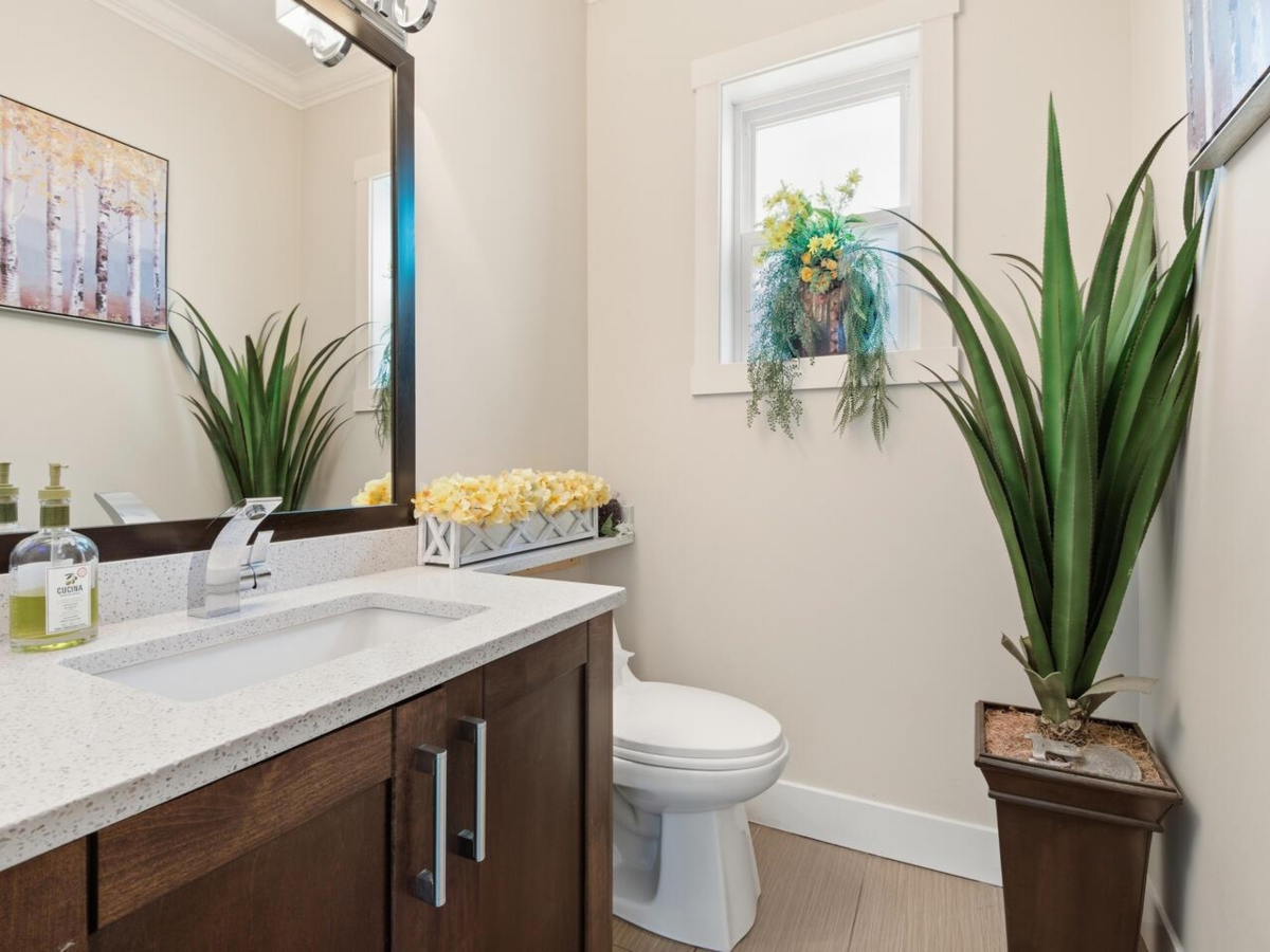 Garden / Landscaping Photo of 1029 Salter Street, New Westminster, BC