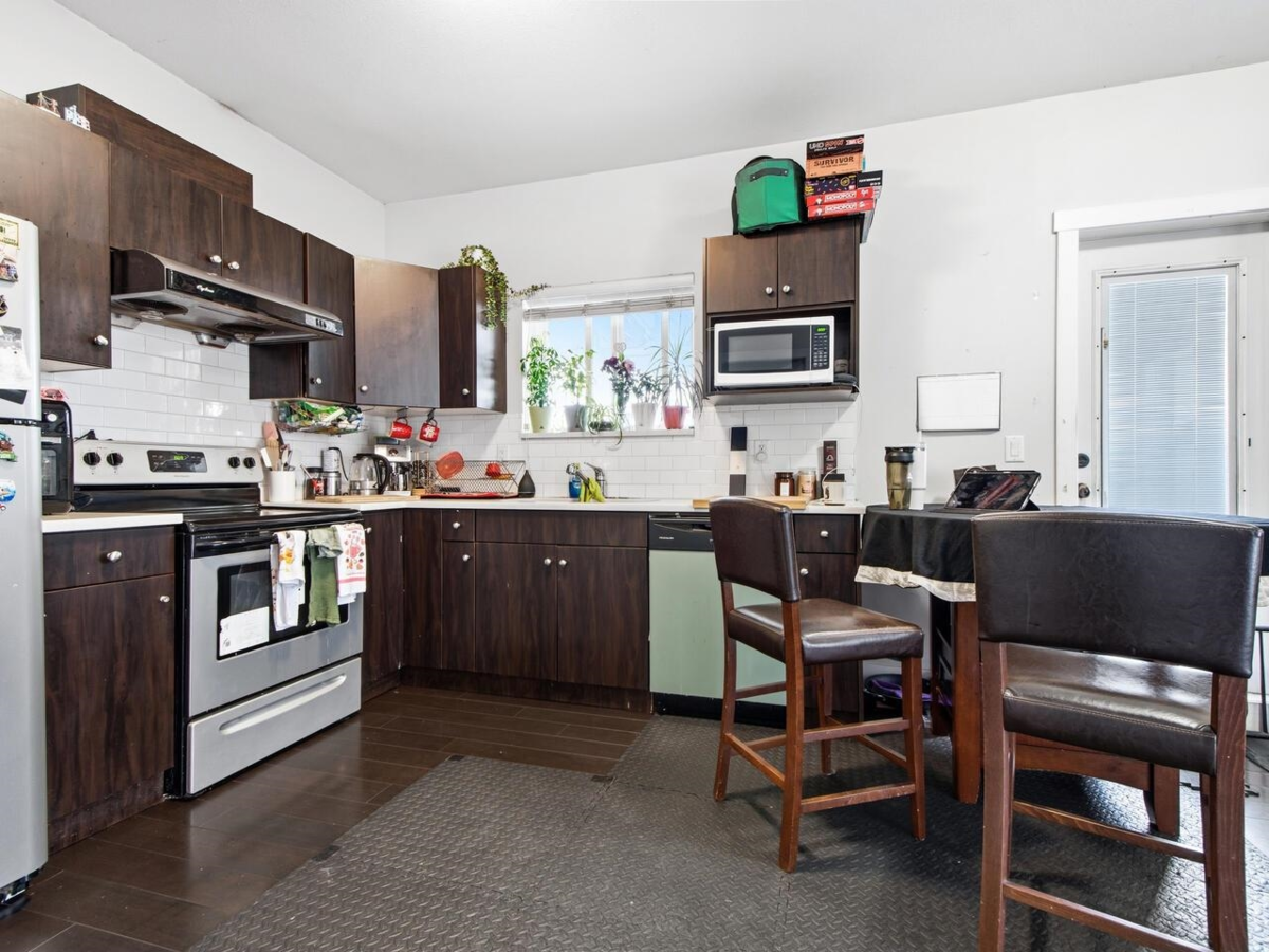 Hot Tub / Spa Photo of 1029 Salter Street, New Westminster, BC
