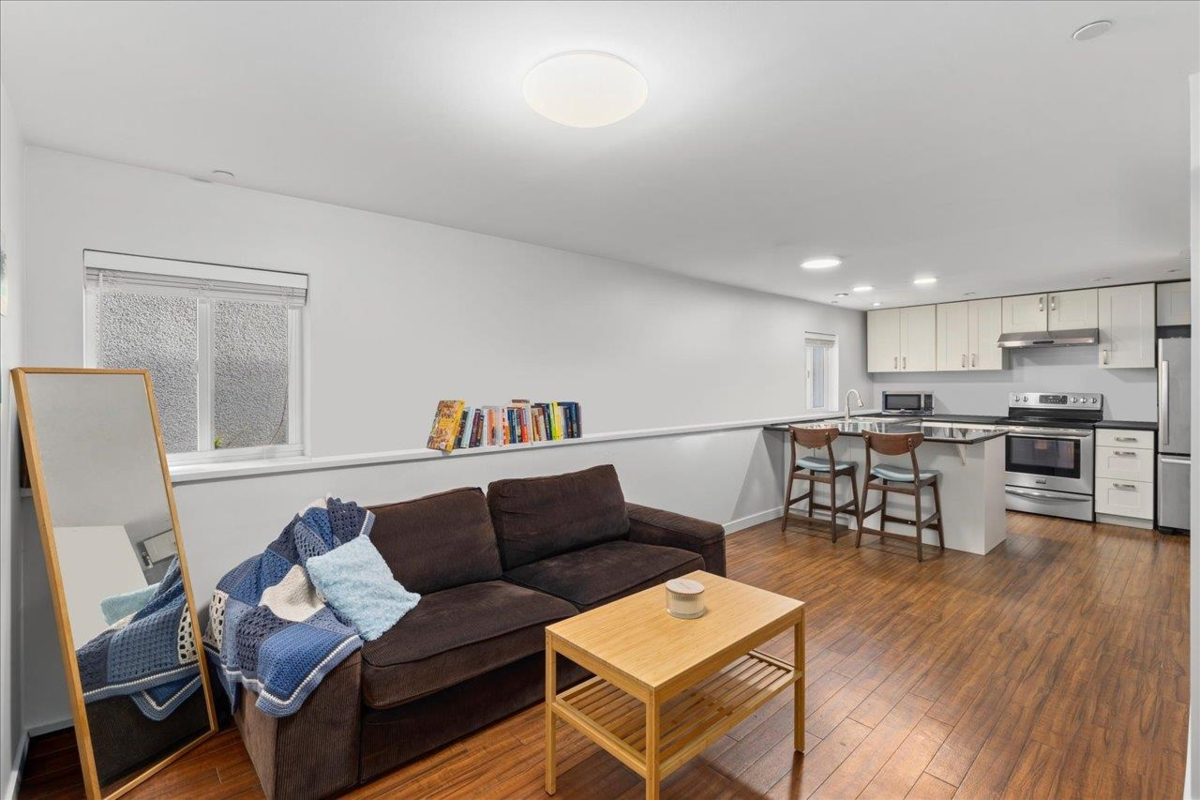 Entry Foyer Photo of 3440 W 26th Avenue, Vancouver, BC