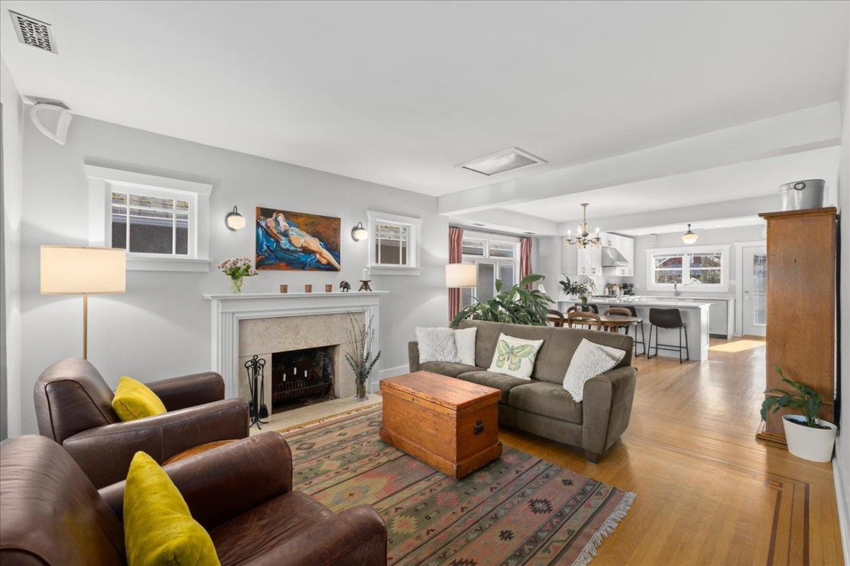 Living Room Photo of 3440 W 26th Avenue, Vancouver, BC