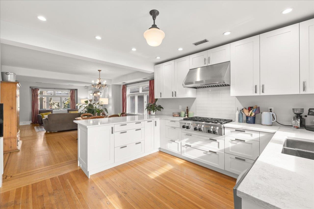 Primary Bathroom Photo of 3440 W 26th Avenue, Vancouver, BC