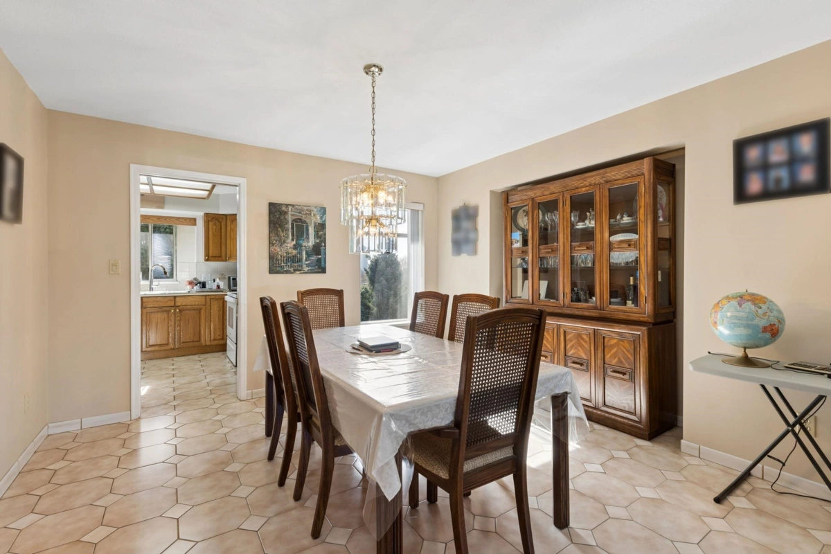 Breakfast Nook Photo of 5356 Union Street, Burnaby, BC