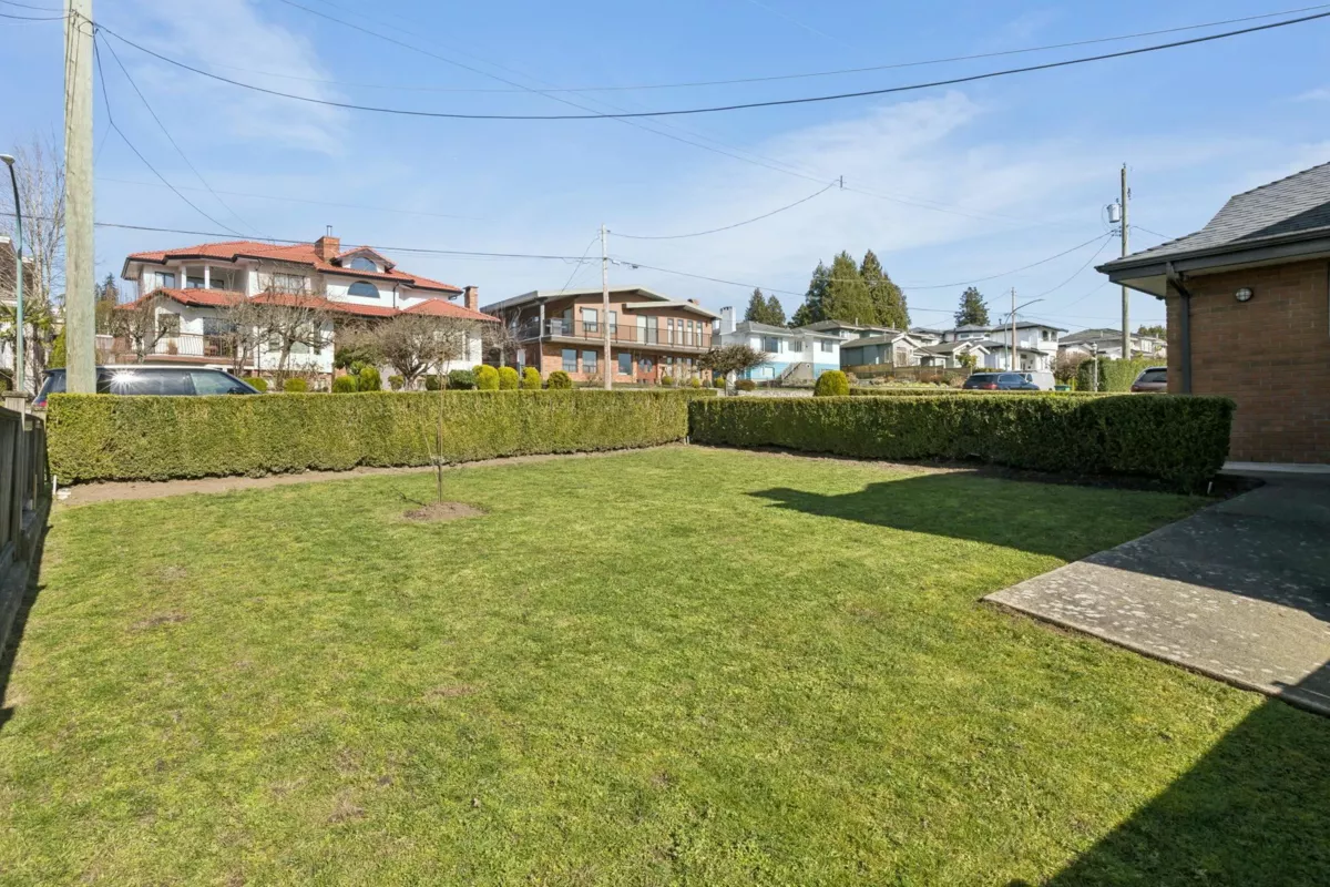 Garden / Landscaping Photo of 5356 Union Street, Burnaby, BC