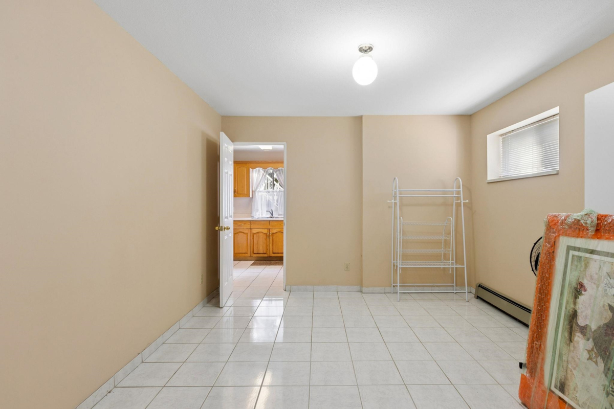 Hallway Photo of 5356 Union Street, Burnaby, BC
