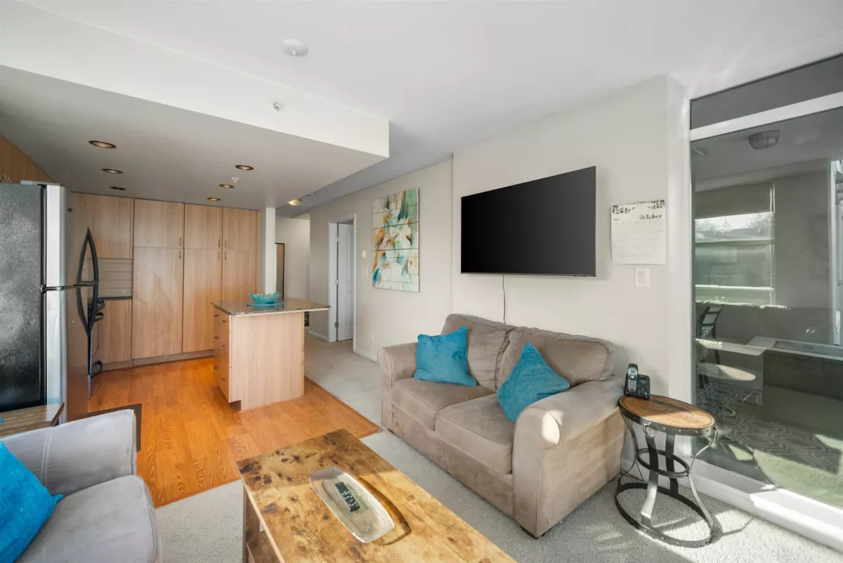 Breakfast Nook Photo of 409 9232 University Crescent, Burnaby, BC