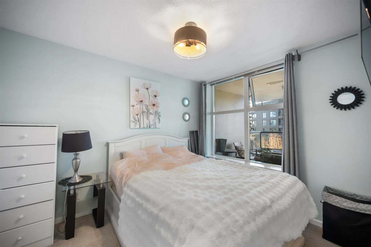 Primary Bathroom Photo of 409 9232 University Crescent, Burnaby, BC