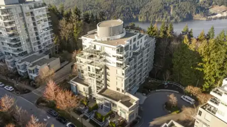 409 9232 University Crescent, Burnaby, BC