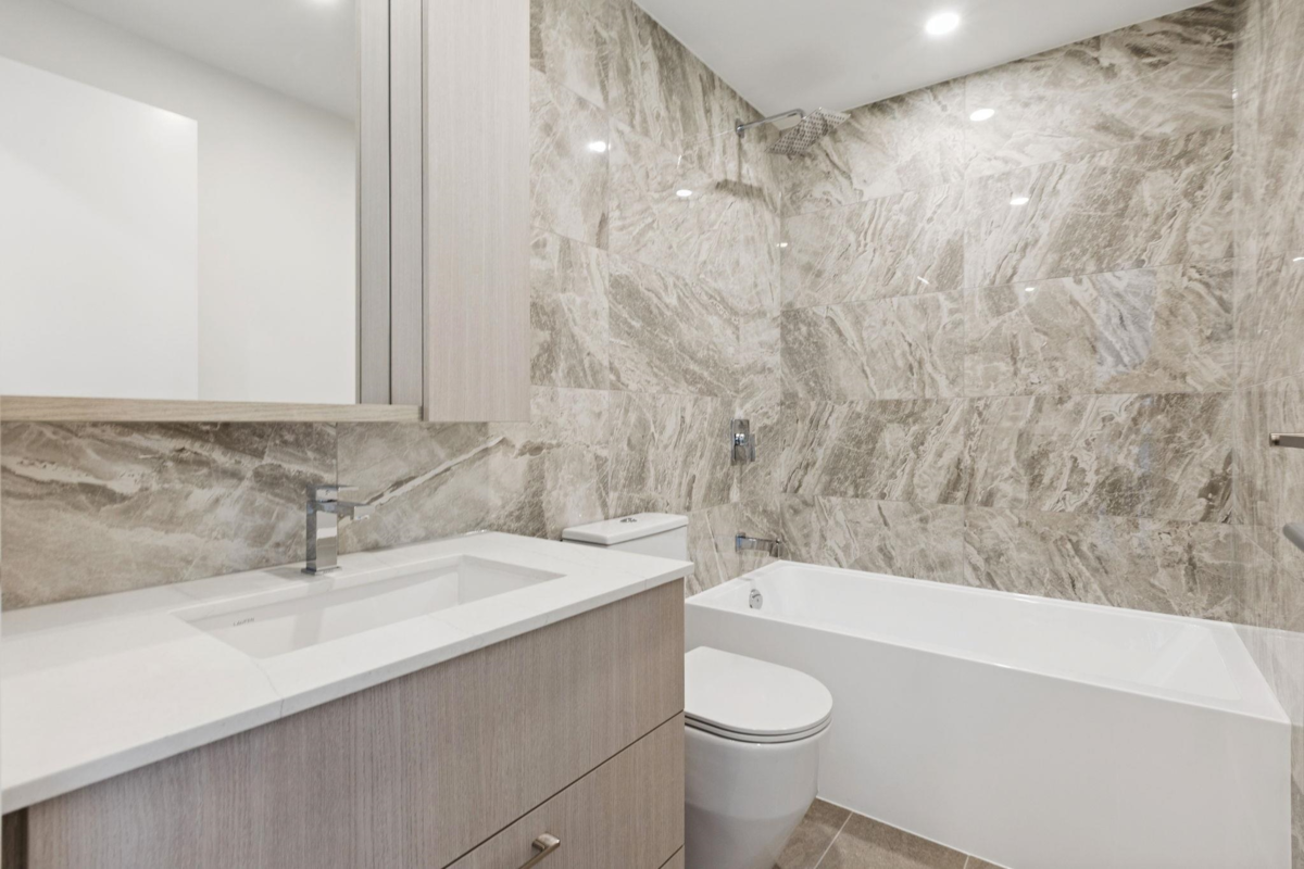 Kitchen Island Photo of 2909 6468 Willingdon Avenue, Burnaby, BC