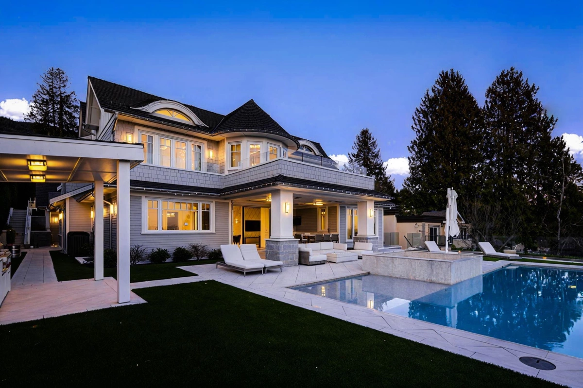 Exterior Front Photo of 2531 Nelson Avenue, West Vancouver, BC