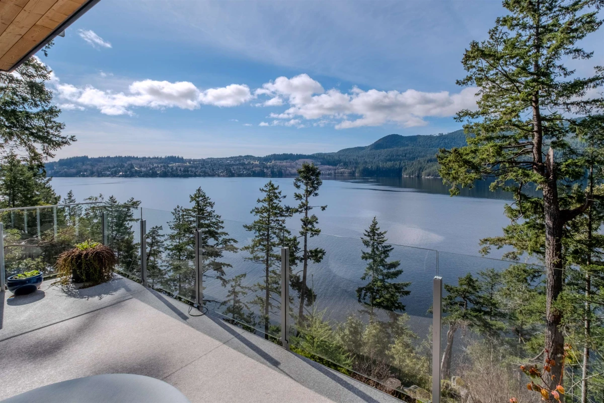 Dining Area Photo of 6101 -6099 Coracle Drive, Sechelt, BC