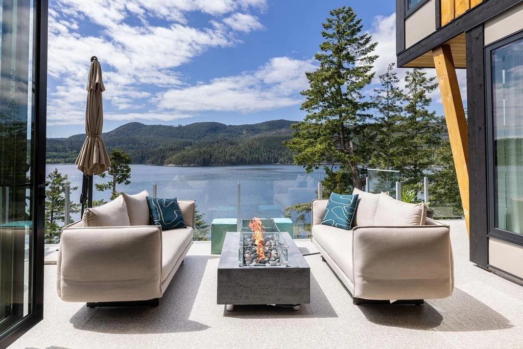 Family Room Photo of 6101 -6099 Coracle Drive, Sechelt, BC