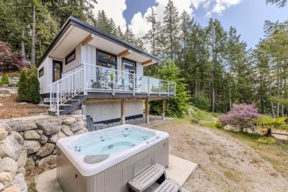 Hot Tub / Spa Photo of 6101 -6099 Coracle Drive, Sechelt, BC