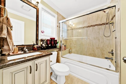 Mudroom Photo of 14049 Grosvenor Road, Surrey, BC