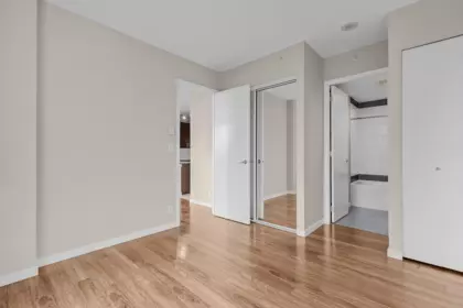 Walk-In Closet Photo of 1701 2355 Madison Avenue, Burnaby, BC