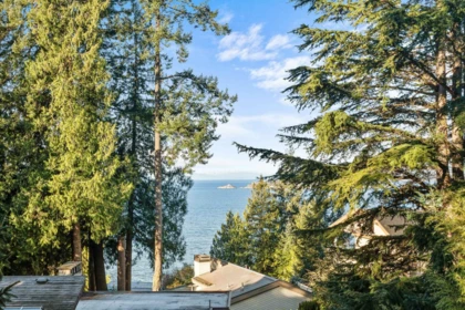 Guest Bathroom Photo of 5312 Marine Drive, West Vancouver, BC