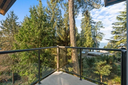 Powder Room Photo of 5312 Marine Drive, West Vancouver, BC