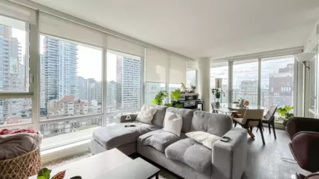 Kitchen Photo of 1706 1009 Harwood Street, Vancouver, BC