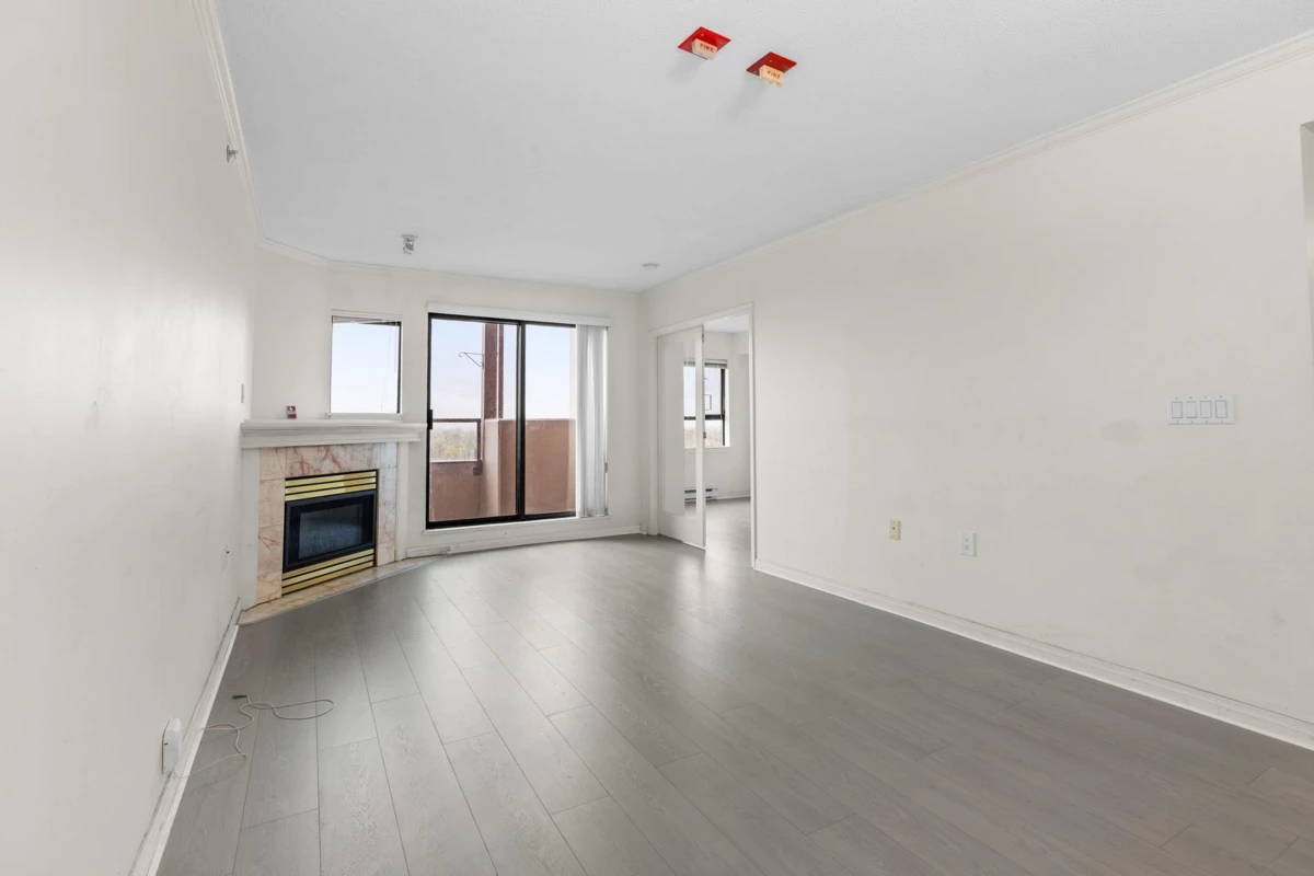 Dining Area Photo of 1605 6611 Cooney Road, Richmond, BC