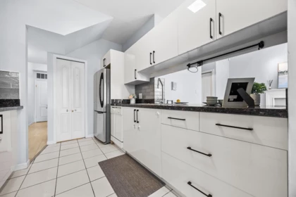 Guest Bathroom Photo of 14 3500 Cunningham Drive, Richmond, BC