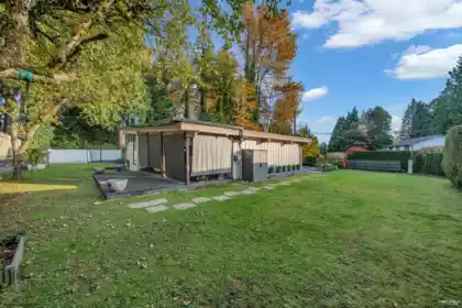 Garden / Landscaping Photo of 475 Newlands Road, West Vancouver, BC