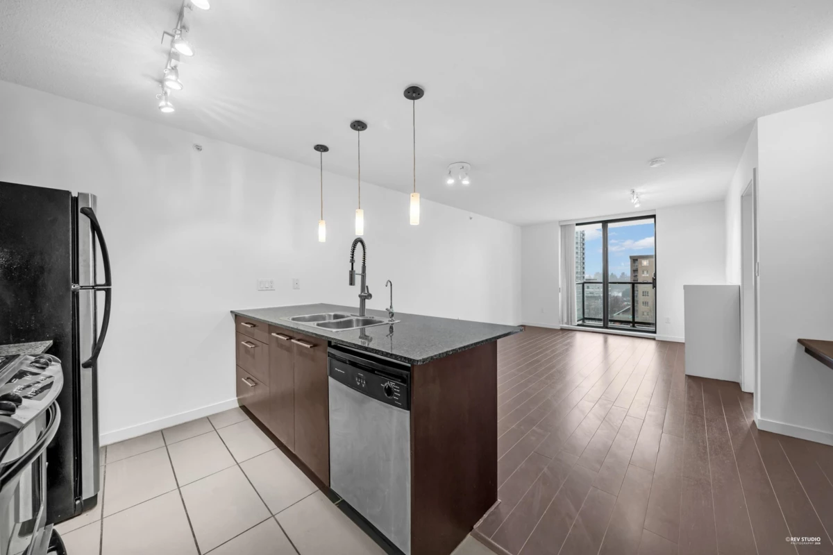 Dining Area Photo of 1008 2979 Glen Drive, Coquitlam, BC