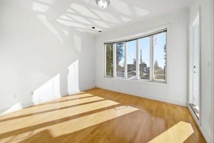 Powder Room Photo of 213 W 28th Street, North Vancouver, BC