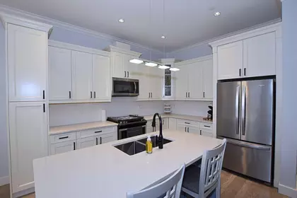 Kitchen Island Photo of 4376 Stephen Leacock Drive, Abbotsford, BC