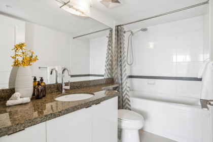Mudroom Photo of 1805 6068 No. 3 Road, Richmond, BC
