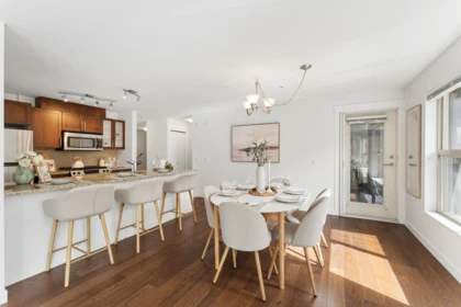 206 1468 St. Andrews Avenue, North Vancouver, BC, North Vancouver — Apartment/Condo for sale