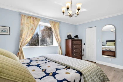 Guest Bathroom Photo of 11683 202a Street, Maple Ridge, BC